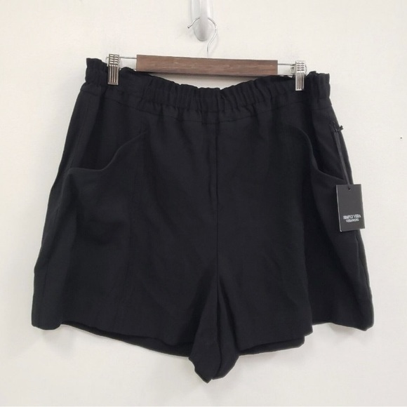 Simply Vera wang high-waisted black trouser shorts - pleats and tie belt‎ - Picture 9 of 9